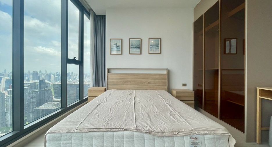For rent 2 bedrooms condo in Huai Khwang, Bangkok