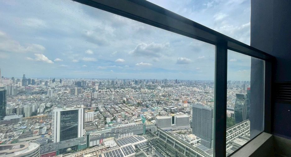 For rent 2 bedrooms condo in Huai Khwang, Bangkok