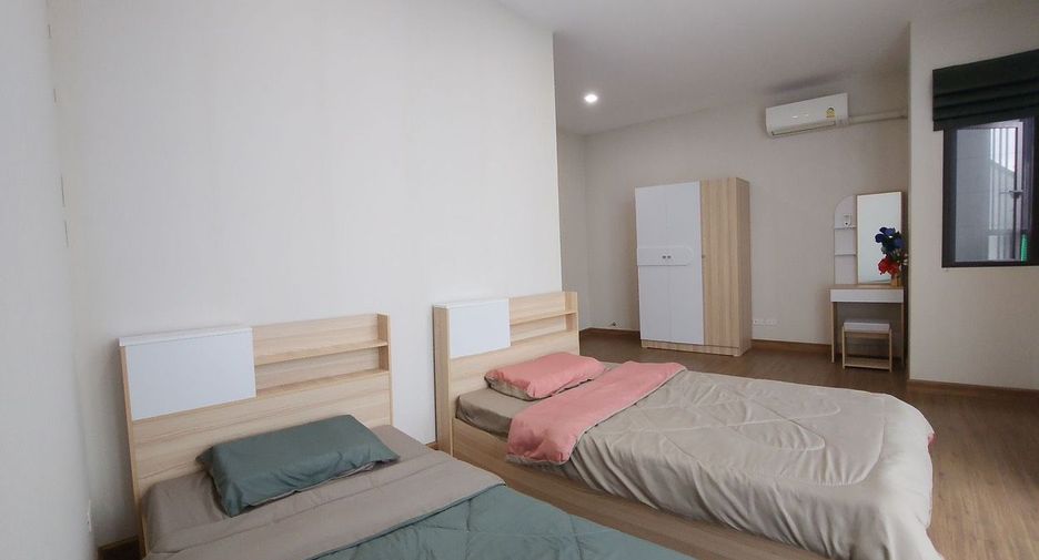 For sale 3 bedrooms townhouse in Suan Luang, Bangkok