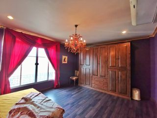 For rent 3 bedrooms townhouse in Yan Nawa, Bangkok