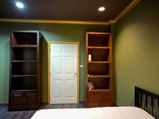 For rent 3 bedrooms townhouse in Yan Nawa, Bangkok