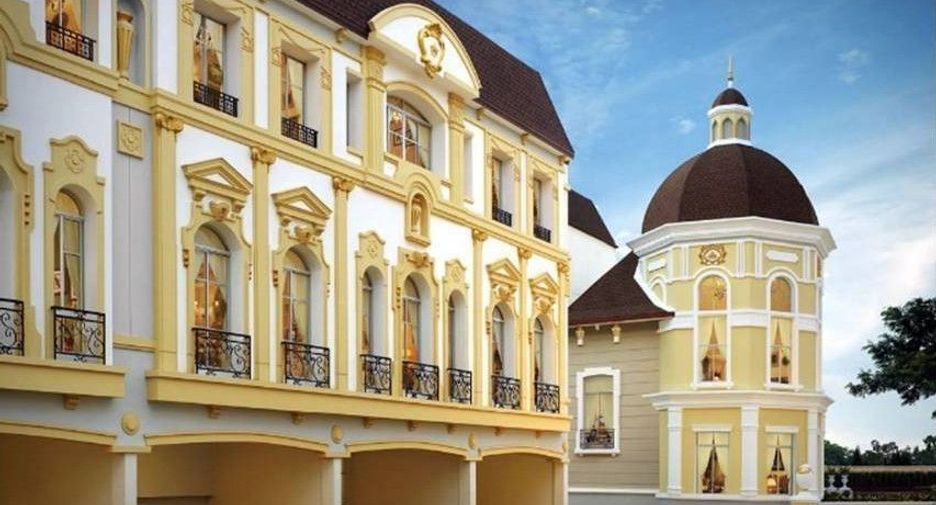 For rent 3 bedrooms townhouse in Yan Nawa, Bangkok