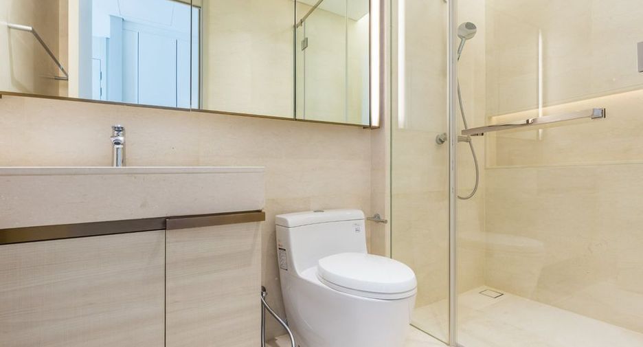 For rent 2 bedrooms apartment in Pathum Wan, Bangkok