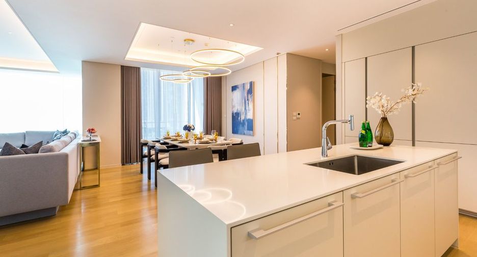 For rent 2 bedrooms apartment in Pathum Wan, Bangkok