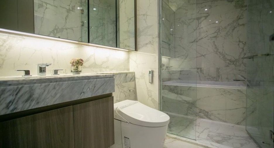 For rent 3 bedrooms apartment in Khlong Toei, Bangkok