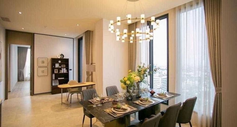 For rent 3 bedrooms apartment in Khlong Toei, Bangkok