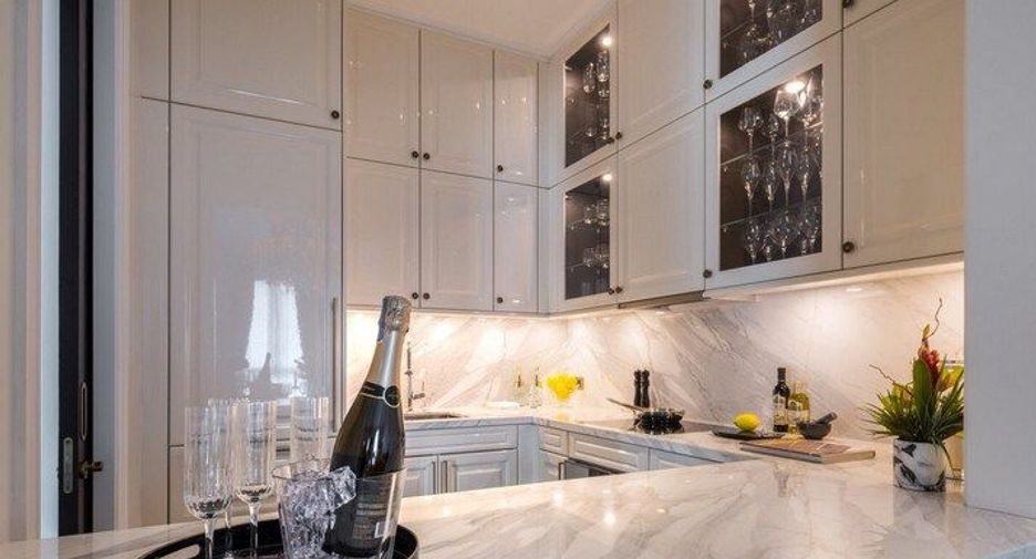 For rent 2 bedrooms apartment in Pathum Wan, Bangkok