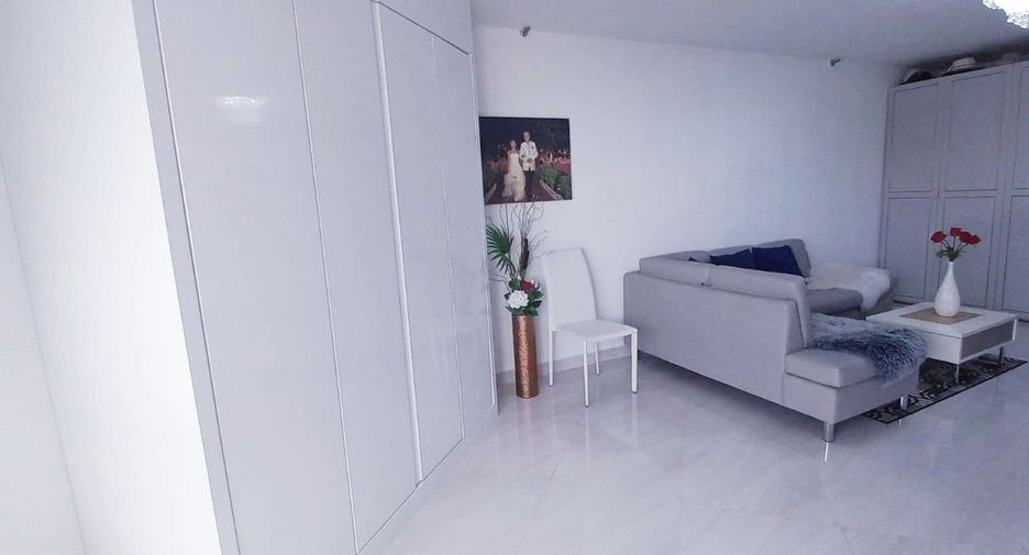 For rent and for sale studio condo in Bang Lamung, Chonburi
