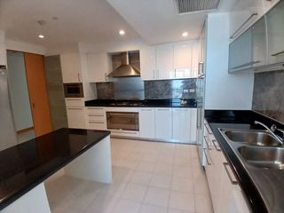 For rent 4 bedrooms apartment in Khlong Toei, Bangkok
