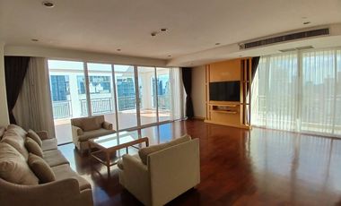 For rent 4 bedrooms apartment in Khlong Toei, Bangkok