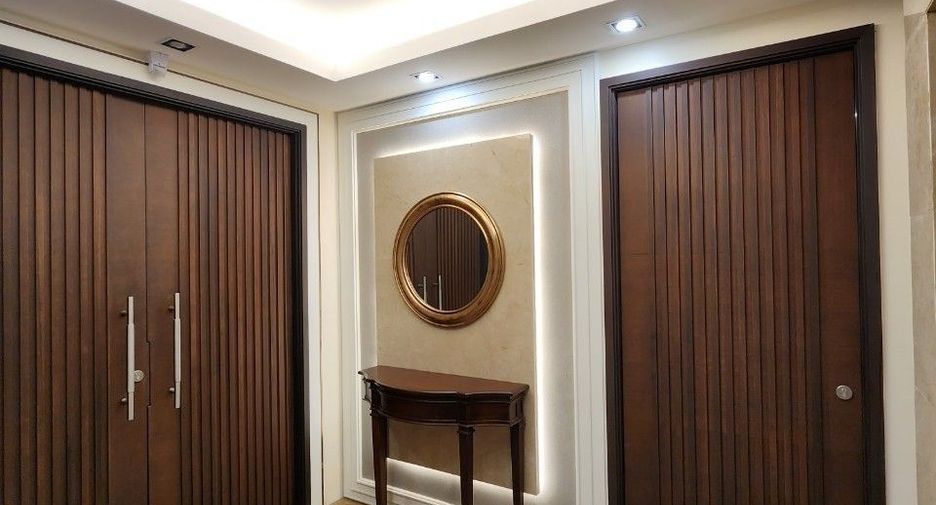 For rent 4 bedrooms apartment in Khlong Toei, Bangkok
