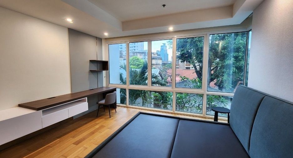 For rent 4 bedrooms apartment in Khlong Toei, Bangkok