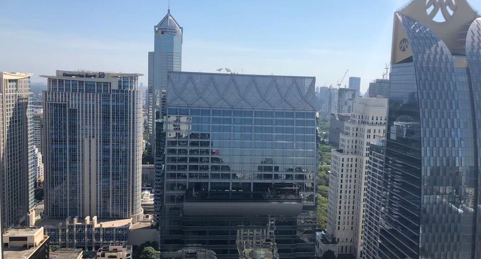 For rent 3 bedrooms apartment in Pathum Wan, Bangkok