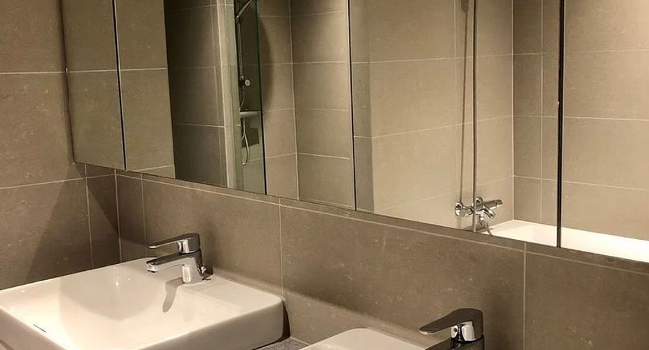 For rent 3 bedrooms apartment in Pathum Wan, Bangkok