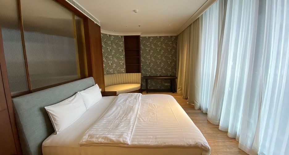 For rent 3 bedrooms apartment in Pathum Wan, Bangkok