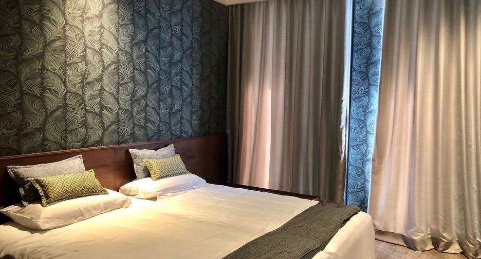For rent 3 bedrooms apartment in Pathum Wan, Bangkok