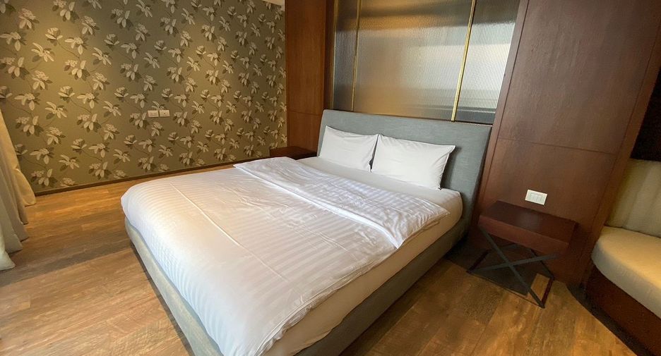 For rent 3 bedrooms apartment in Pathum Wan, Bangkok