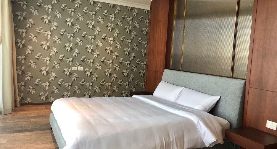 For rent 3 bedrooms apartment in Pathum Wan, Bangkok