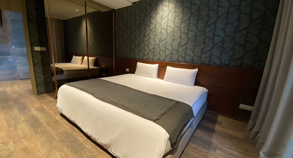 For rent 3 bedrooms apartment in Pathum Wan, Bangkok