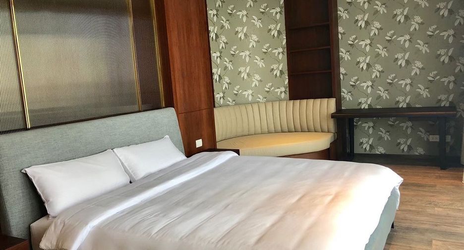For rent 3 bedrooms apartment in Pathum Wan, Bangkok