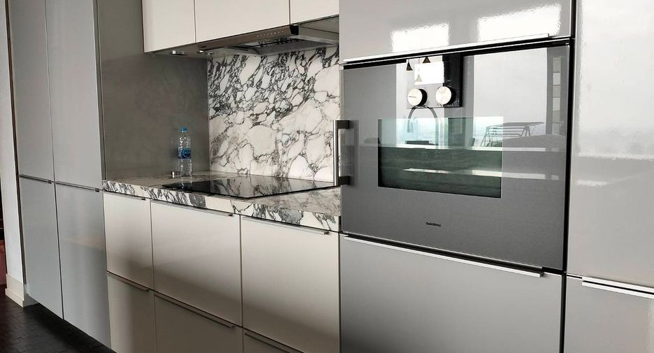 For rent 2 bedrooms apartment in Sathon, Bangkok