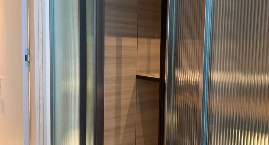 For rent 1 bed apartment in Pathum Wan, Bangkok
