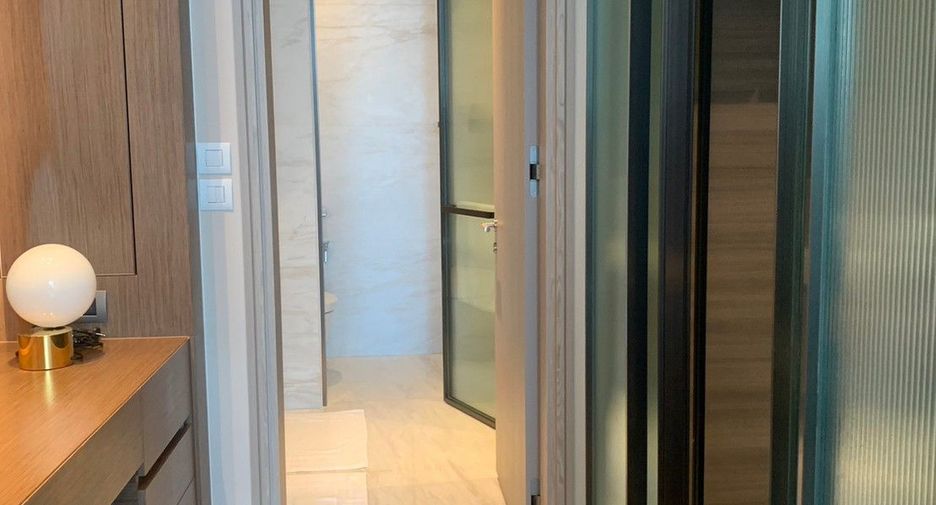 For rent 1 bed apartment in Pathum Wan, Bangkok