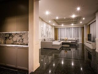 For rent 3 bedrooms apartment in Khlong Toei, Bangkok