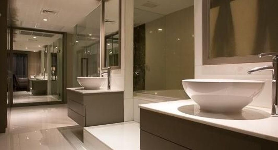 For rent 3 bedrooms apartment in Khlong Toei, Bangkok