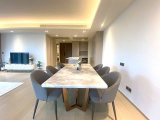 For rent 2 bedrooms apartment in Pathum Wan, Bangkok