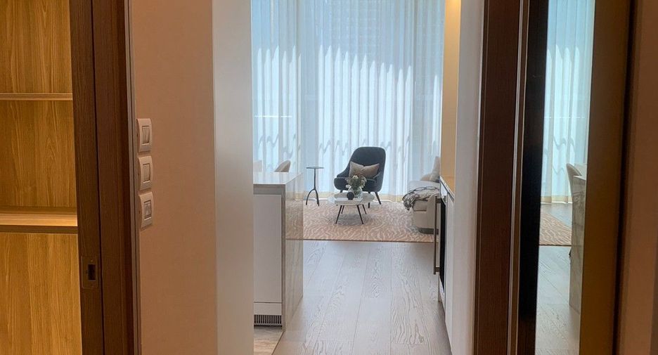 For rent 1 bed apartment in Pathum Wan, Bangkok