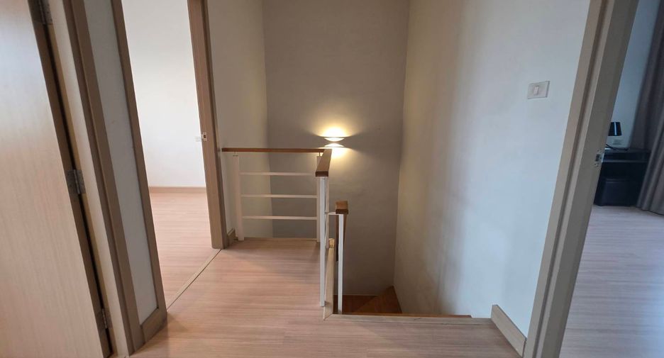 For rent 3 bedrooms townhouse in Khlong Sam Wa, Bangkok
