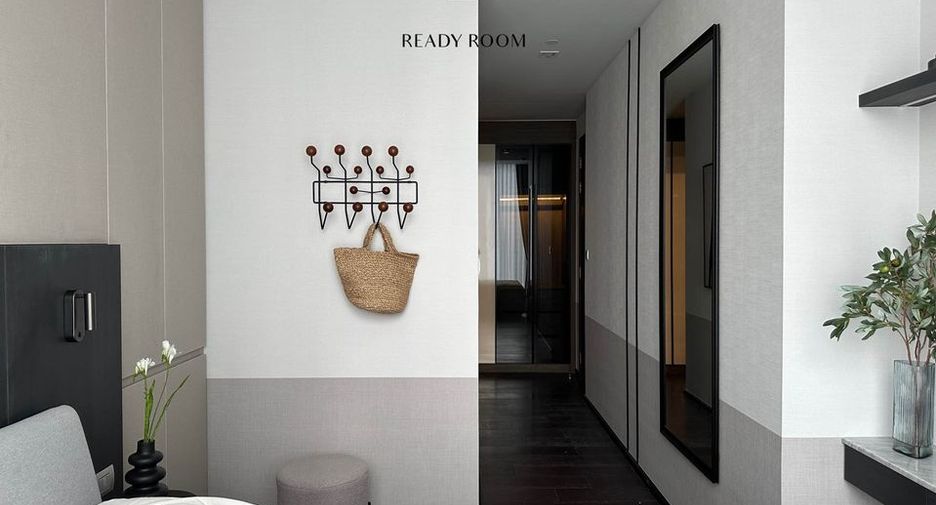 For rent 3 bedrooms apartment in Khlong Toei, Bangkok