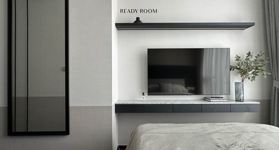 For rent 3 bedrooms apartment in Khlong Toei, Bangkok