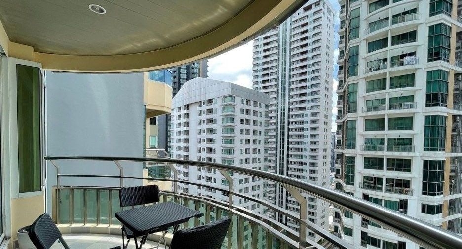 For rent 4 bedrooms apartment in Khlong Toei, Bangkok