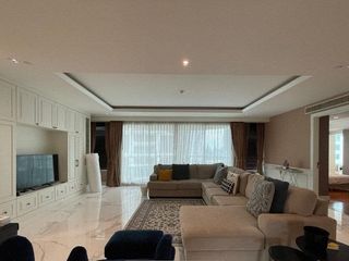 For rent 4 bedrooms apartment in Khlong Toei, Bangkok