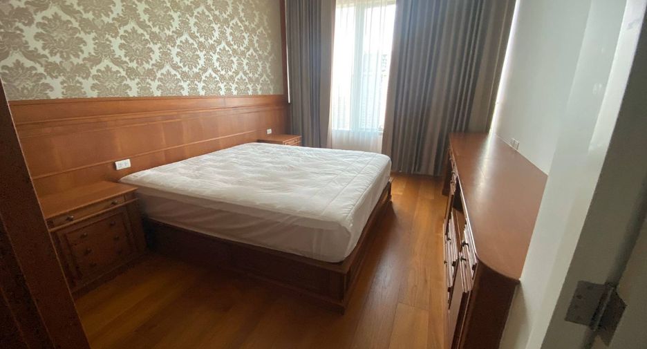For rent 3 bedrooms apartment in Pathum Wan, Bangkok