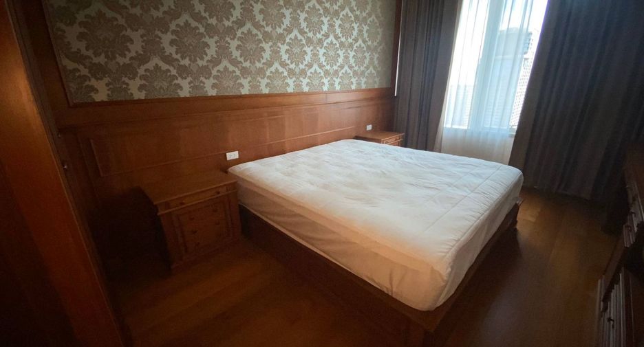 For rent 3 bedrooms apartment in Pathum Wan, Bangkok