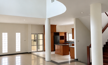 For rent 4 bedrooms house in Suan Luang, Bangkok