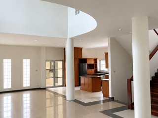 For rent 4 bedrooms house in Suan Luang, Bangkok