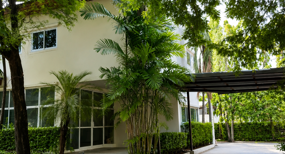 For rent 4 bedrooms house in Suan Luang, Bangkok
