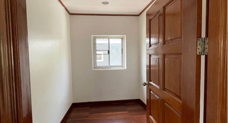 For rent 4 bedrooms house in Suan Luang, Bangkok