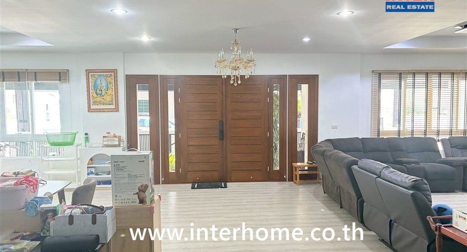 Casa en alquiler y en venta de 6 habitaciones en Khlong Sam Wa, Bangkok