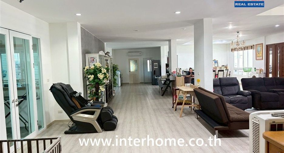Casa en alquiler y en venta de 6 habitaciones en Khlong Sam Wa, Bangkok