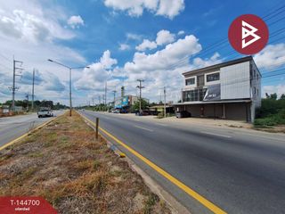 For sale 2 bedrooms retail Space in Sam Phran, Nakhon Pathom