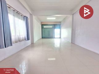 For sale 2 bedrooms retail Space in Sam Phran, Nakhon Pathom