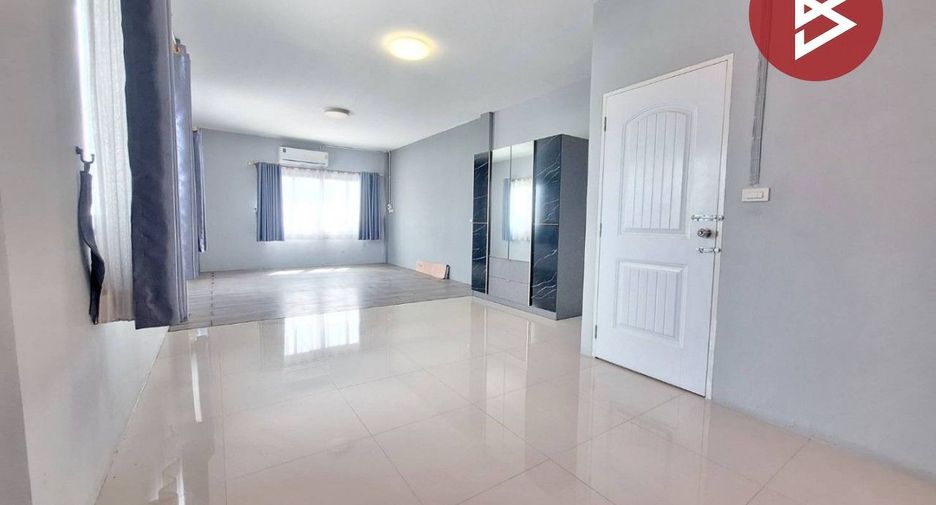 For sale 2 bedrooms retail Space in Sam Phran, Nakhon Pathom