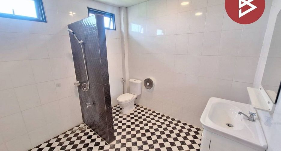 For sale 2 bedrooms retail Space in Sam Phran, Nakhon Pathom
