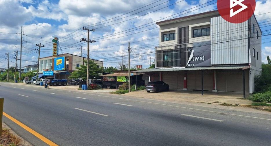 For sale 2 bedrooms retail Space in Sam Phran, Nakhon Pathom