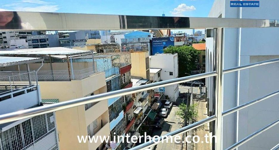 For sale retail Space in Pom Prap Sattru Phai, Bangkok